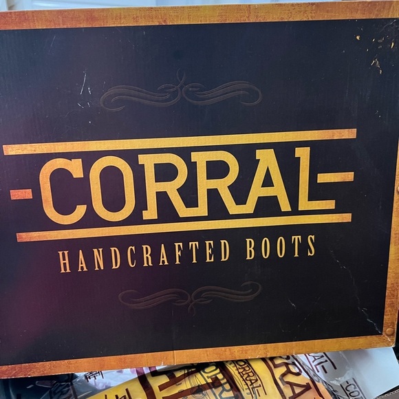 Corral Boots Mens  Black Embroidery Round Toe A4112 size 11 d new in box - Picture 6 of 9